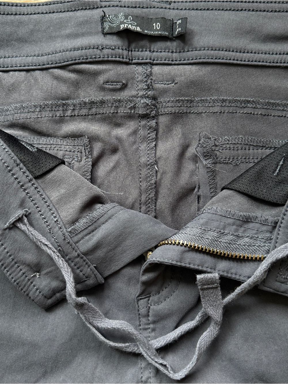 Prana Halle Straight Stretch Dark Grey Women Sz 10 Hiking Travel Comfort Roll Up - Picture 7 of 9